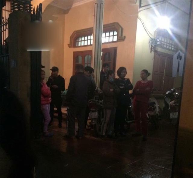 ha noi: nu sinh bang hoang phat hien ban trai treo co tu tu tai phong tro cua minh - 1