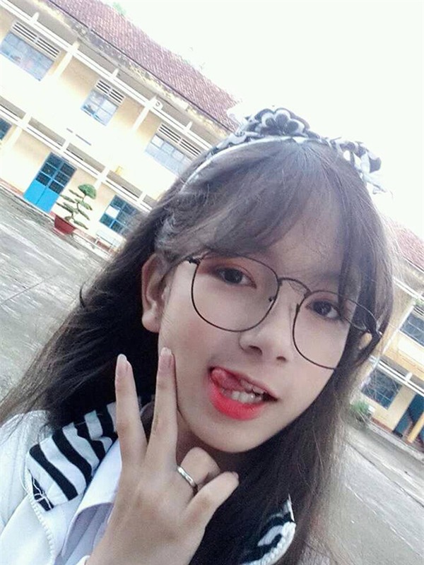 Thiếu nữ 10X xinh đẹp, hát tiếng Anh cực đỉnh gây sốt mạng xã hội-4