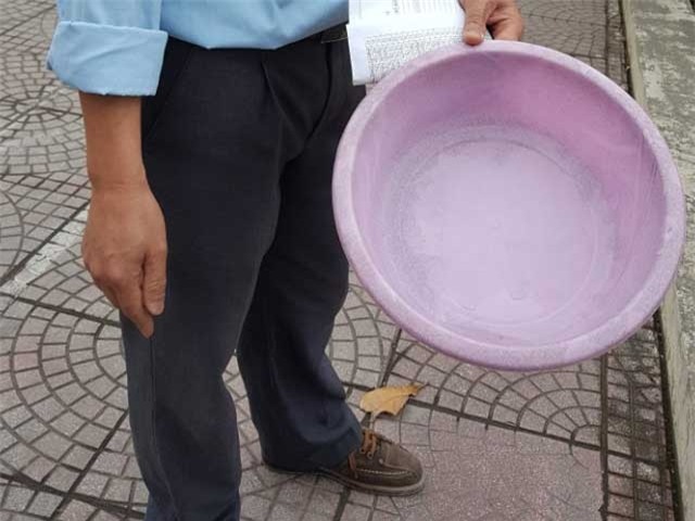 Hàng loạt học sinh cấp cứu do khí thải của nhà máy thép Việt-Nhật