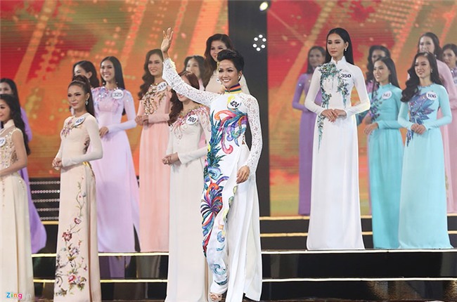 Nhan sắc tân Hoa hậu Hoàn vũ Việt Nam gây tranh cãi