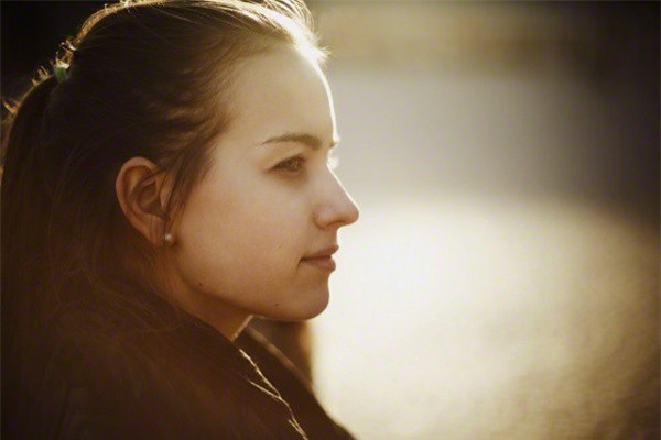 Đêm đó, chính mẹ chồng đã soi đèn pin dẫn tôi chạy trốn khỏi chính chồng mình - Ảnh 2.