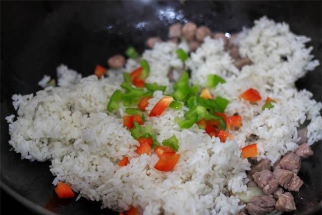 com rang thit bo don gian, de nau ma ngon mieng cho bua sang - 3