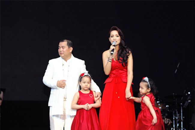 nhung cap "dua lech" trong showbiz viet hinh anh 16