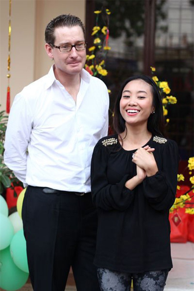 nhung cap "dua lech" trong showbiz viet hinh anh 9