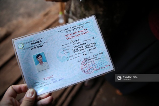 Hóa ra Hoa hậu Hoàn vũ VN HHen Niê đã trung thành với mái tóc tém từ nhỏ! - Ảnh 3.