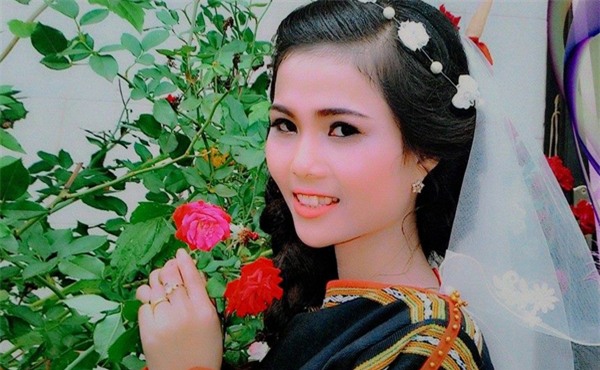 Chân dung cô em gái nhỏ nhắn, xinh xắn của em gái Hoa hậu Hoàn vũ Việt Nam 2017-5