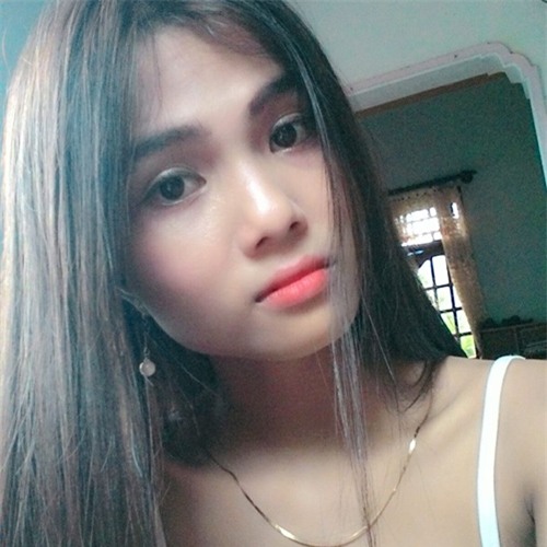 Chân dung cô em gái nhỏ nhắn, xinh xắn của em gái Hoa hậu Hoàn vũ Việt Nam 2017-6