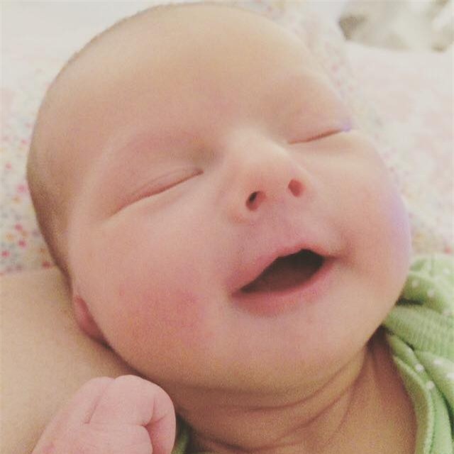 Cận cảnh khuôn mặt hạnh phúc của những em bé “phê” sữa sau khi bú mẹ - Ảnh 5.