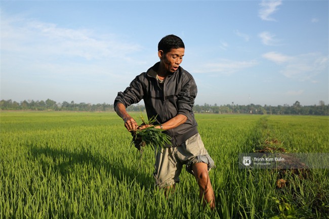 Bố HHen Niê vẫn tất bật với công việc làm ruộng, bốc vác dù con gái vừa đăng quang Hoa hậu Hoàn vũ - Ảnh 6.