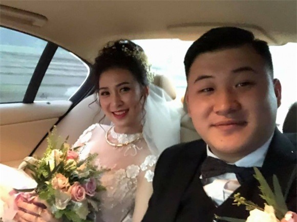 Diễn viên hài Việt: Chẳng phải đại gia vẫn cưới được chân dài