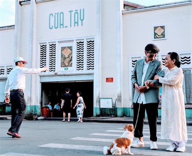 Tình yêu tươi xanh của cặp vợ chồng U60 vẫn bận rộn làm, bận rộn yêu - Ảnh 1.