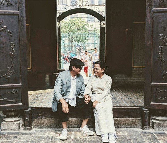 Tình yêu tươi xanh của cặp vợ chồng U60 vẫn bận rộn làm, bận rộn yêu - Ảnh 15.