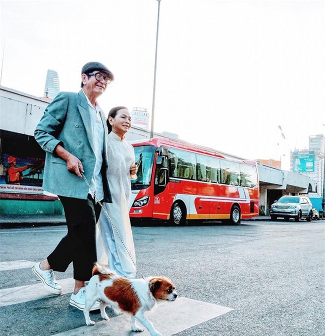 Tình yêu tươi xanh của cặp vợ chồng U60 vẫn bận rộn làm, bận rộn yêu - Ảnh 2.