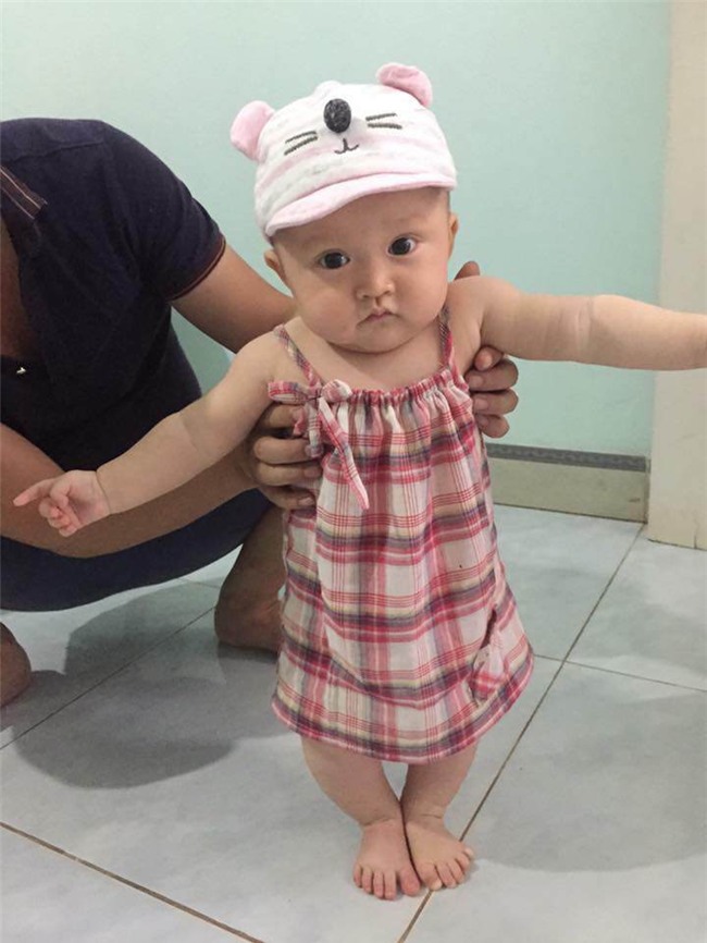 choang voi bo chong giup con dau phoi quan ao, rua bat, may vay cho chau - 5