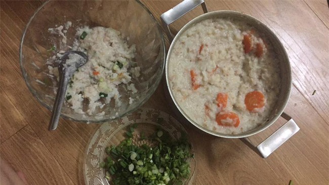 Vợ đau bụng nằm bẹp dí, chồng chăm sóc bằng nồi cháo heo khiến vợ tức ấm ức, chị em cười xòa xui bỏ qua