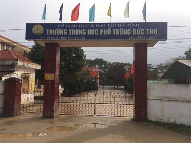  Trường THPT Đức Thọ (huyện Đức Thọ, Hà Tĩnh) đưa MC Phan Anh vào đề thi môn Ngữ Văn, kì thi khảo sát chất lượng học kỳ 1 của lớp 12. 