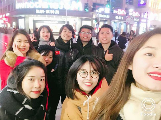 Cô gái trẻ gây xôn xao khi tung ảnh Facetime với Công Phượng - Ảnh 3.