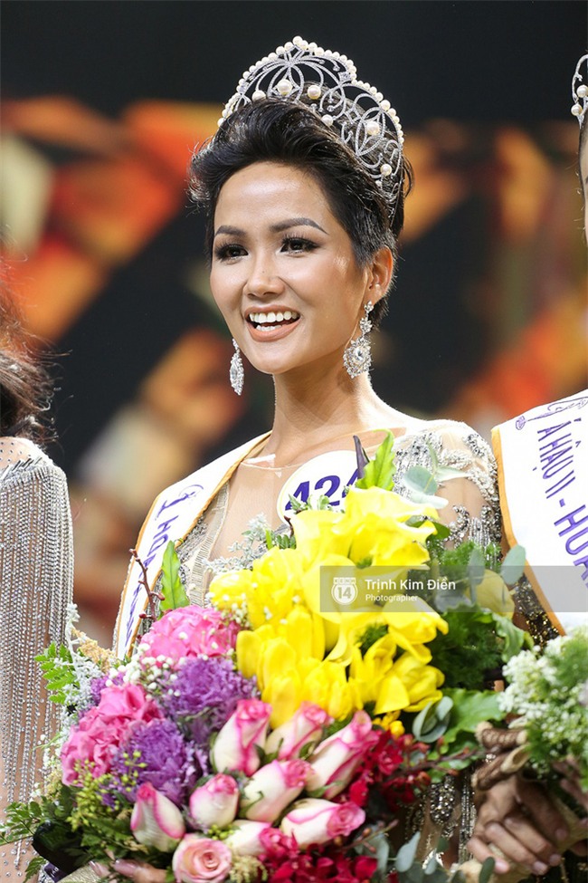 H'Hen Niê lần đầu trả lời phỏng vấn sau đăng quang: "Đi thi, đến cái vali, đôi dép... cũng phải đi mượn" - Ảnh 7.