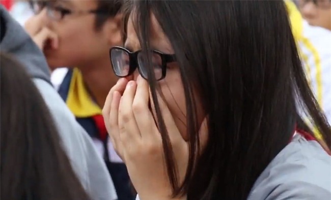 Hà Nội: HS cả trường cấp 2 khóc nghẹn khi nghe thầy giáo giảng về gia đình - Ảnh 4.