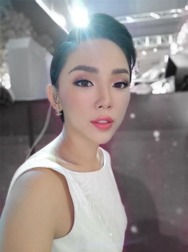 Nếu tóc tém chuẩn bị trở thành hot trend của 2018, thì đây chính là 5 người đẹp đang tiên phong xu hướng  - Ảnh 10.