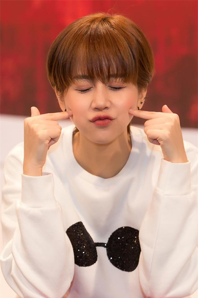 Nếu tóc tém chuẩn bị trở thành hot trend của 2018, thì đây chính là 5 người đẹp đang tiên phong xu hướng  - Ảnh 23.