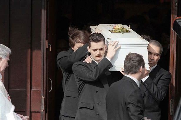 Vụ án chấn động nước Anh: Hai kẻ sát nhân 10 tuổi tra tấn, giết hại bé trai 3 tuổi và nỗi day dứt của bà mẹ vì rời mắt khỏi con chỉ 1 phút - Ảnh 7.