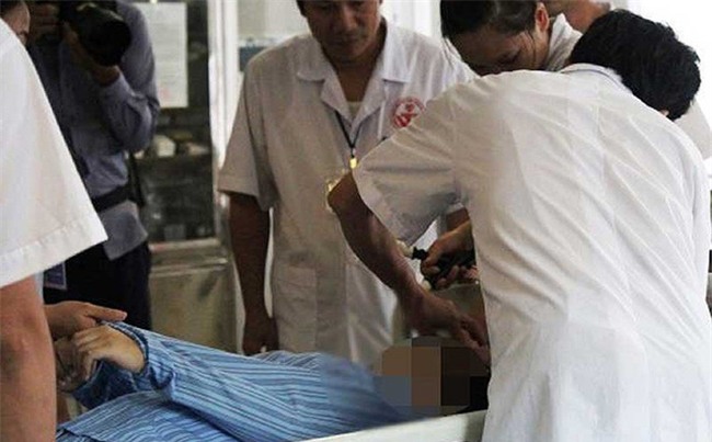 Người nghiện Facebook ùn ùn nhập viện tâm thần-1