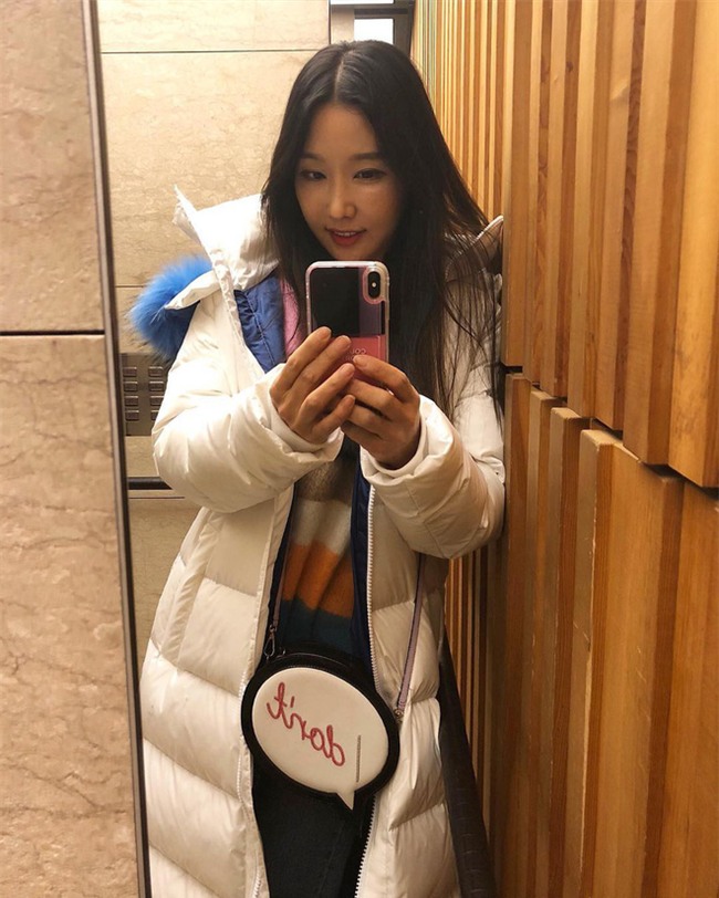 Có mẹ 50 tuổi trẻ trung xinh đẹp như đôi mươi nhưng con gái không hề cảm thấy tự hào mà lại rất buồn - Ảnh 8.