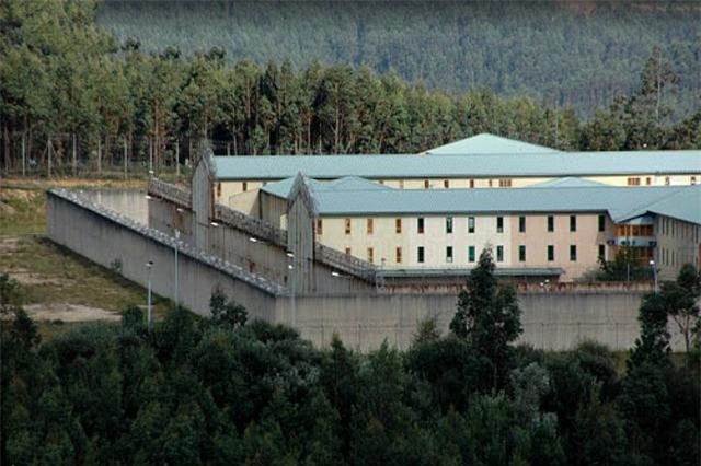 nguoi dan ong chet vai gio bat ngo song day tren ban mo tu thi nho "tieng ngay" bi an - 2