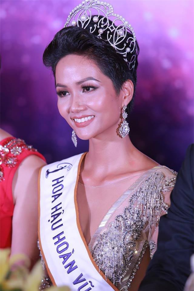 cong khai tin nhan cua hoa hau h'hen nie khien cac tien boi "gat gu" - 2