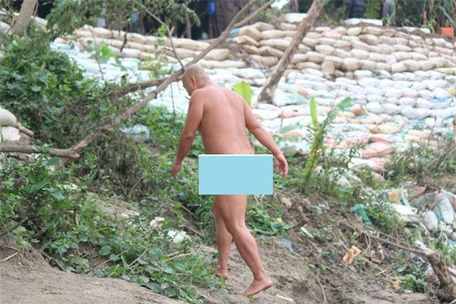 ha noi lanh thau xuong, nhieu nguoi van vo tu ra song hong ngup lan nhu giua mua he - 13