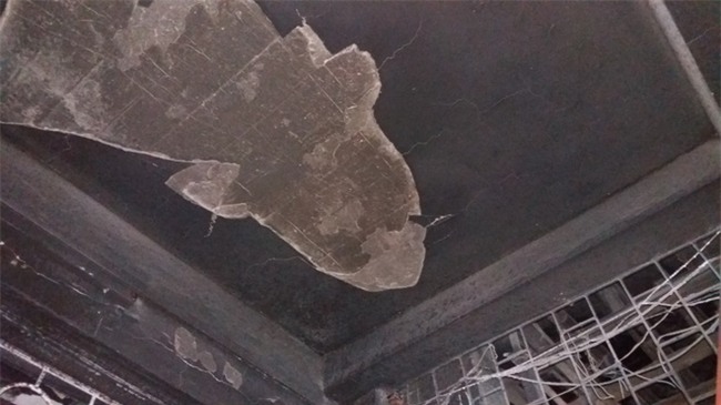 Hà Nội: 3 con nhỏ cùng người mẹ thoát chết kỳ diệu trong ngôi nhà bị thiêu rụi - Ảnh 6.