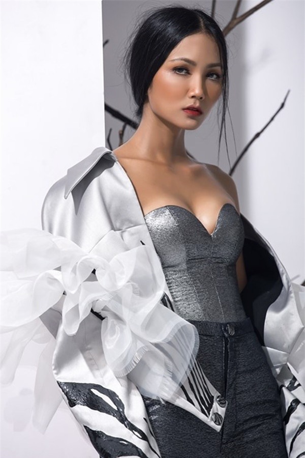 Xuất thân nghèo khổ đến khó tin của 3 mỹ nhân đoạt ngôi cao nhất Hoa hậu Hoàn Vũ Việt Nam 2017-1