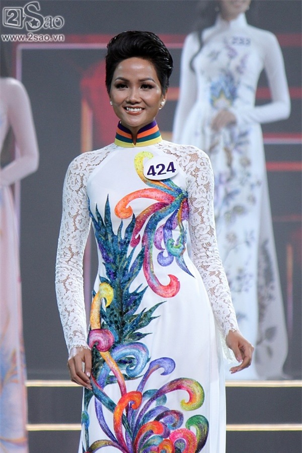 Xuất thân nghèo khổ đến khó tin của 3 mỹ nhân đoạt ngôi cao nhất Hoa hậu Hoàn Vũ Việt Nam 2017-2
