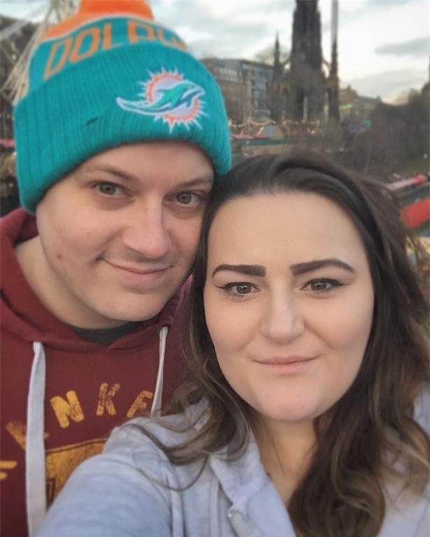 Sắp lên xe hoa, cô gái trẻ phải hoãn đám cưới vì bệnh lạ khiến mặt phồng rộp như bị bỏng-5