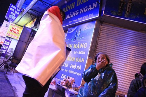 anh: ha noi ret duoi 10 do - dem kho ngu cua nguoi vo gia cu hinh anh 2