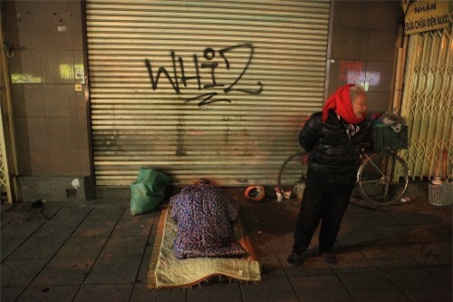 anh: ha noi ret duoi 10 do - dem kho ngu cua nguoi vo gia cu hinh anh 4