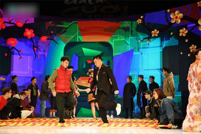 Cô đẩu Công Lý lù lù xuất hiện, cả khán phòng cười không ngớt