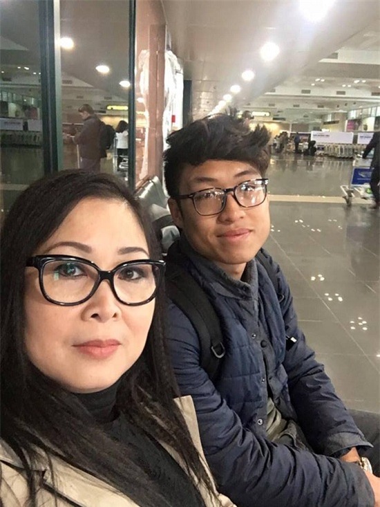 Diệp Chi,Phạm Hương,Hồng Vân,Bảo Thy,Trúc Mai,làng sao