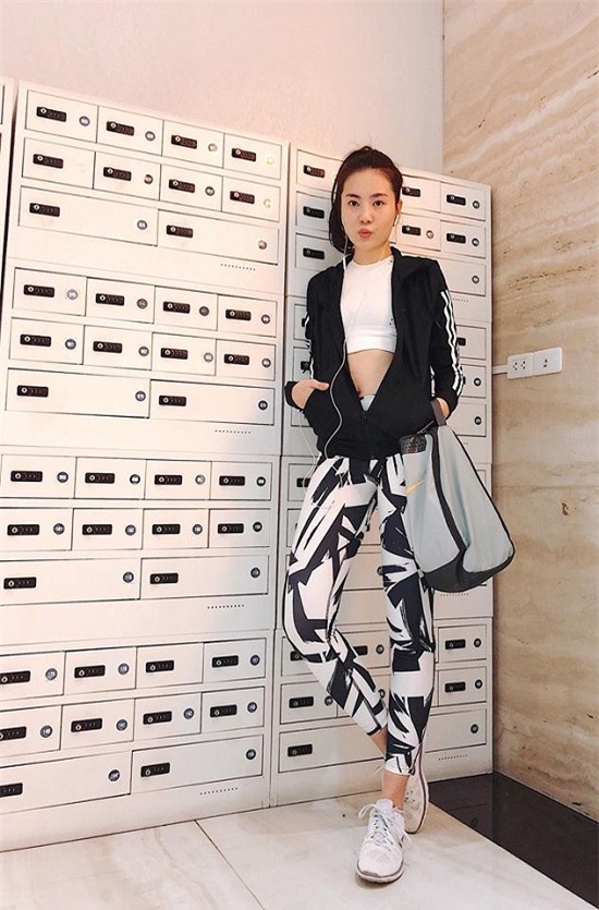 Diệp Chi,Phạm Hương,Hồng Vân,Bảo Thy,Trúc Mai,làng sao