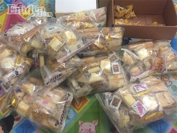 Chị em rủ nhau mua bánh kẹo nội địa TRUNG QUỐC ăn cho... sang mồm.
