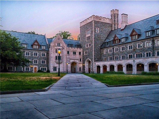 7 dieu thu vi ve khoi tai san 105 ty USD cua ong chu Amazon hinh anh 2