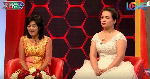 Chuyện làm dâu từ 18 tuổi vui hơn Tết: cùng mẹ chồng chơi chuyền, hợp sức cho con trai ăn roi mây - Ảnh 2.