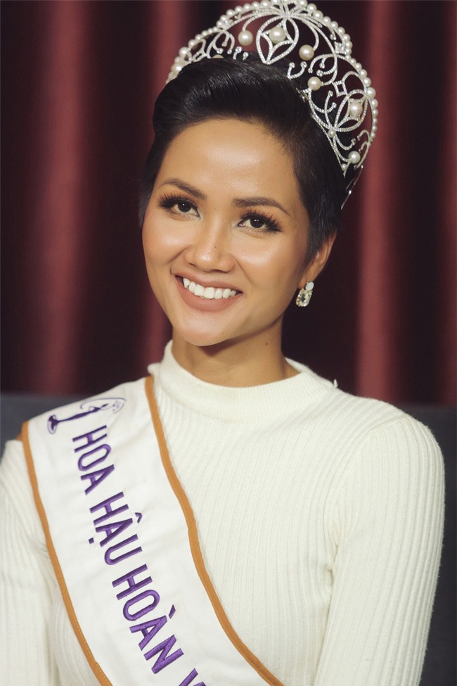 Bạn gái Cường Đôla bênh vực H'Hen Niê: Sinh ra là người dân tộc có gì sai à các bạn? - Tin sao Viet - Tin tuc sao Viet - Scandal sao Viet - Tin tuc cua Sao - Tin cua Sao