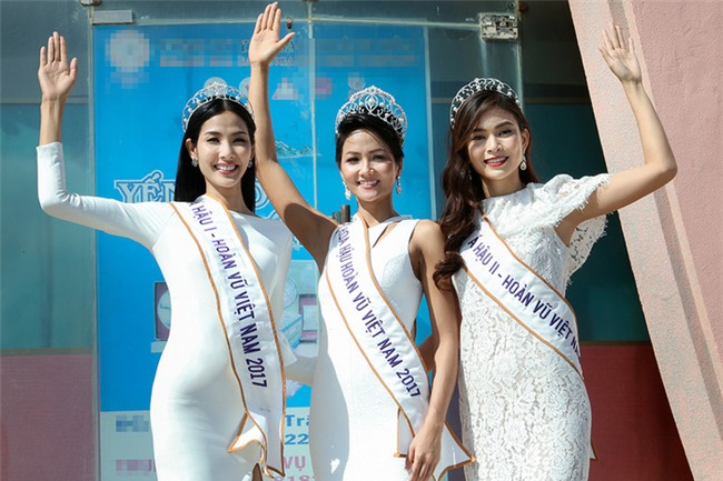 Stylist hé lộ về Hoa hậu H'Hen Niê: Đi event nào cũng chỉ đi 1 đôi giày - Tin sao Viet - Tin tuc sao Viet - Scandal sao Viet - Tin tuc cua Sao - Tin cua Sao