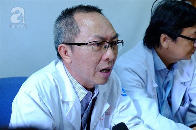 Mẹ lo làm việc dưới bếp, con trai bị chó nhà cắn thủng khí quản - Ảnh 3.