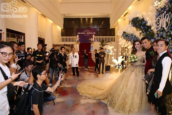 Gia đình đôi bên xuất hiện rạng rỡ-2