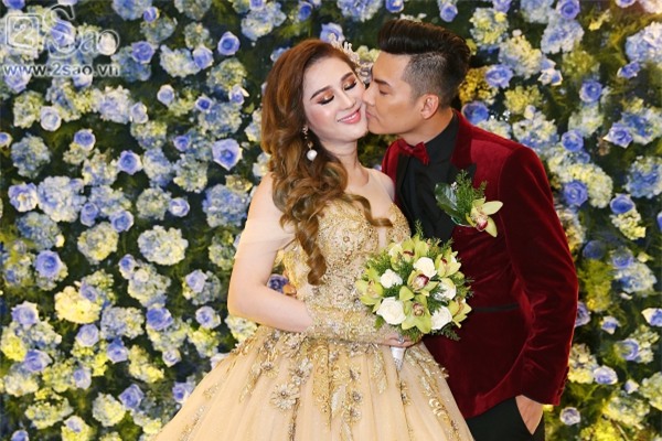 Gia đình đôi bên xuất hiện rạng rỡ-4