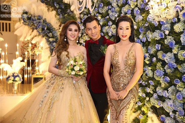 Gia đình đôi bên xuất hiện rạng rỡ-5