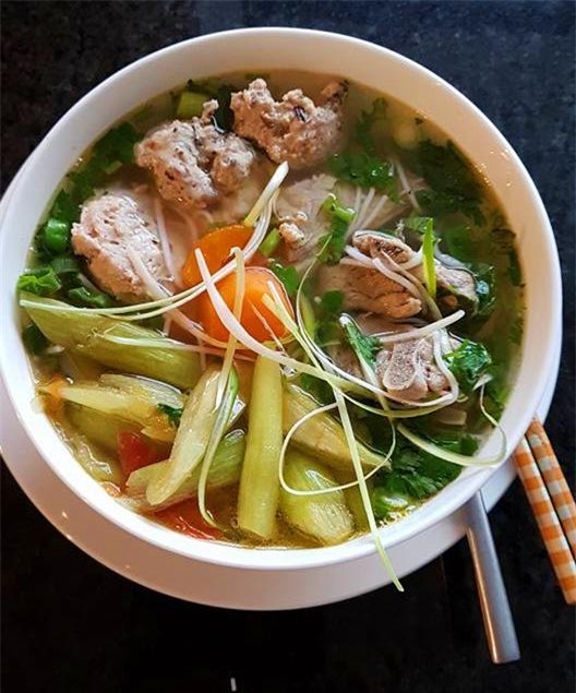 bua sang de hue ca tuan khong trung mon cua me viet xa que huong khien ai cung ne - 15